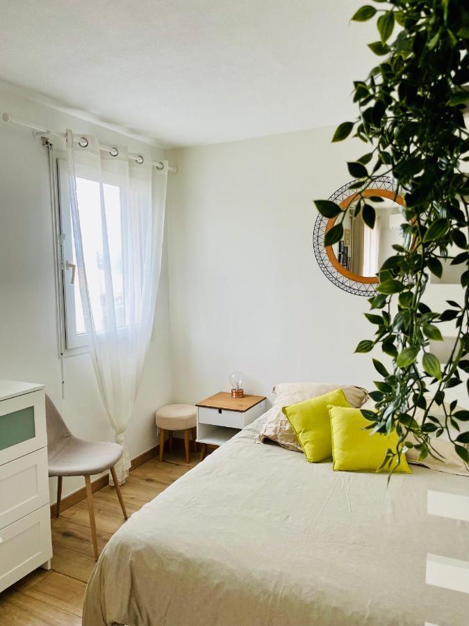 Studio Cosy Avec Terrasse Et Garage Saint-Laurent Du Var Limitrophe Nice Esterno foto